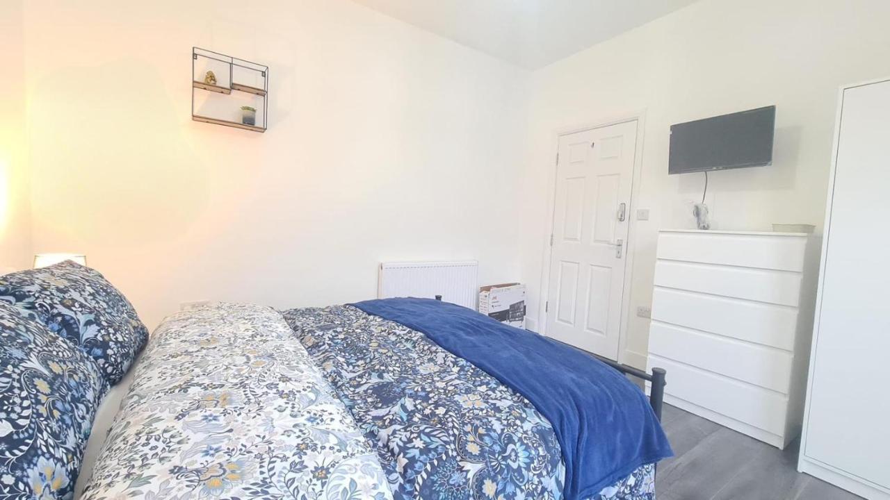 לונדון Cosy Room In Manor Park מראה חיצוני תמונה